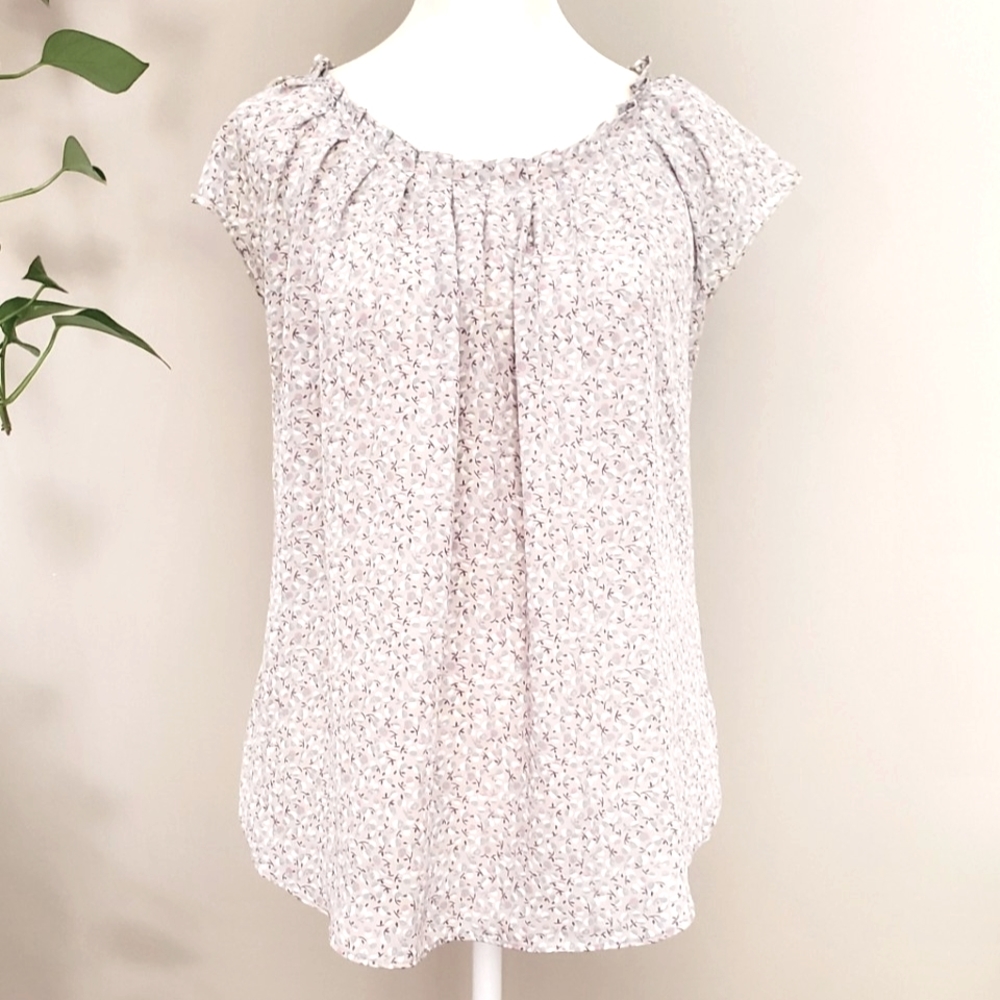 Lauren Conrad Floral Blouse  Short Sleeve Size M